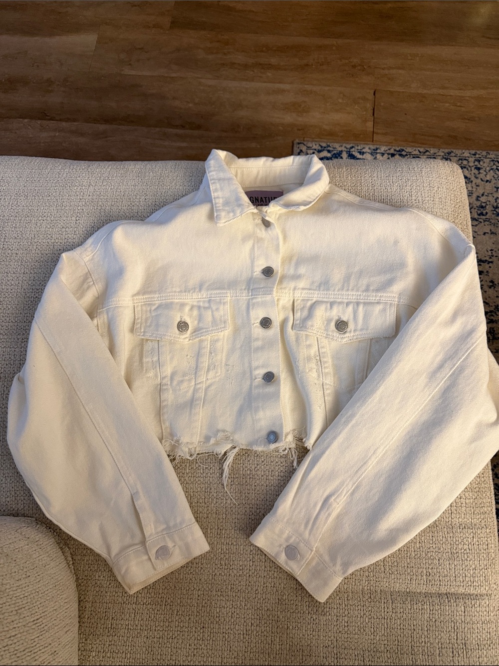 Signature 8 Cropped Distressed Denim Jacket In white